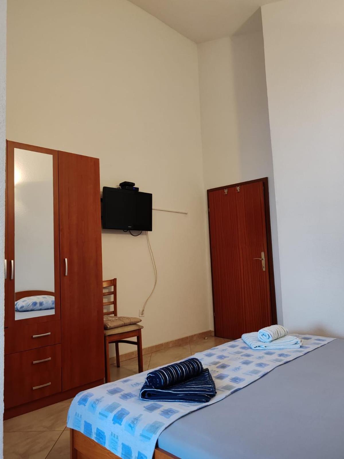 Apartments Markotic Клек Екстер'єр фото